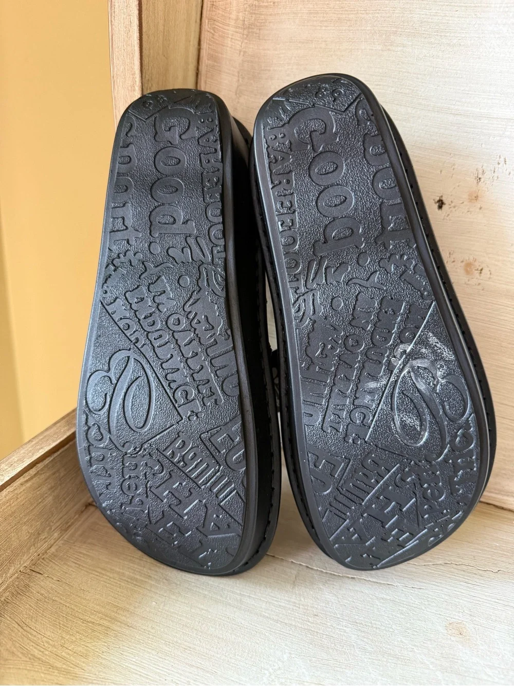 Women’s Spring Step Firefly Wedge Leather Loafer Size 6 Size 37 Black Burgundy